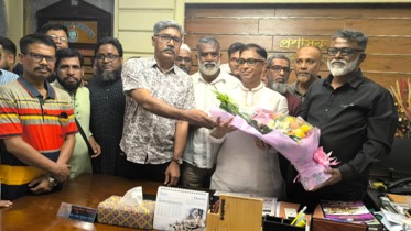 জেলা পরিষদ প্রশাসক মামুন মাহমুদের সাথে খোরশেদের সৌজন্যে সাক্ষাৎ