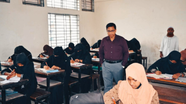 বন্দরে এসএসসি পরীক্ষা কেন্দ্র পরিদর্শন করলেন ডিসি রায়হান কবির