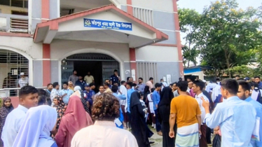 ভুল প্রশ্নপত্রে এসএসসি পরীক্ষায় কেন্দ্রসচিবসহ ১১ পর্যবেক্ষককে অব্যাহতি