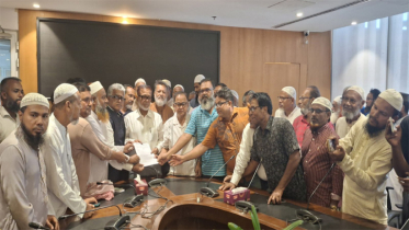 নির্মাণাধীন কদমরসুল সেতুর দখলকৃত ভূমি উচ্ছেদের দাবিতে স্মারকলিপি