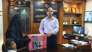অসহায় স্বপ্না বেগমকে স্বাবলম্বী করতে সদর উপজেলা প্রশাসনের মানবিক সহায়তা