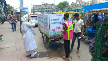 নগরবাসীর মাঝে টিম খোরশেদের শীতল বিশুদ্ধ পানি বিতরণ অব্যাহত