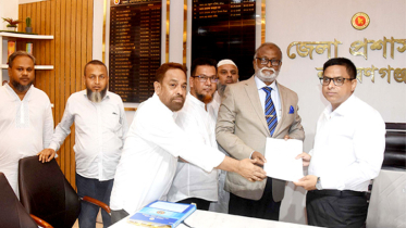রূপগঞ্জে সাবেক মন্ত্রী গাজীর দখলে থাকা খাল উদ্ধারে স্মারকলিপি