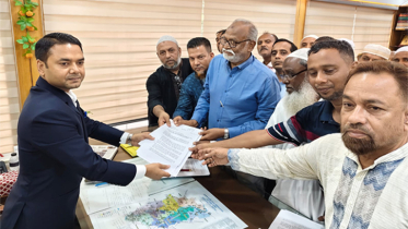 সাবেক মন্ত্রী গাজীর দখল থেকে মাদ্রাসার জমি দখলমুক্ত করতে স্বারকলিপি