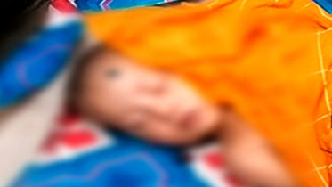সিদ্ধিরগঞ্জে ফার্নিচারের নিচে চাপা পড়ে শিশুর মৃত্যু