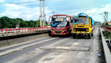 ২৪ ঘণ্টা পর ঢাকা-চট্টগ্রাম মহাসড়কে যান চলাচল স্বাভাবিক
