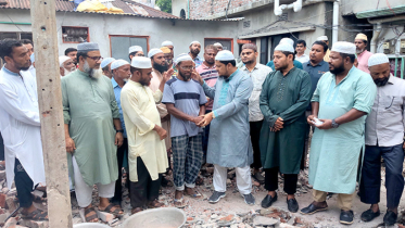 বন্দরে অগ্নিকাণ্ডে ক্ষতিগ্রস্ত পরিবারের পাশে মহানগরী জামায়াতের আমীর