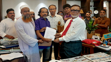 সেতুর নির্মাণ জটিলতা ও নাসিকের হোল্ডিং ট্যাক্সে বৈষম্য দূরীকরণের দাবিতে স্মারকলিপি