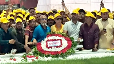 প্রতিষ্ঠাবার্ষিকীতে শহীদ জিয়া-খালেদা জিয়ার সমাধিতে জেলা স্বেচ্ছাসেবক দলের শ্রদ্ধা