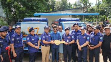 বন্দর থানা পুলিশকে এমপি কালামের গাড়ি উপহার