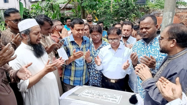 আটি মজুমদার খাল খনন কাজের উদ্বোধন করলেন অধ্যাপক মামুন মাহমুদ