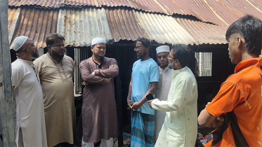 বন্দরে অগ্নিকাণ্ডে ক্ষতিগ্রস্ত পরিবারের পাশে মহানগরী আমীর জব্বার