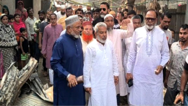সোনারগাঁয়ে অগ্নিকাণ্ডে ক্ষতিগ্রস্তদের পাশে দাড়ালেন এমপি মান্নান
