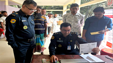 নারায়ণগঞ্জ জেলা কারাগারে পোস্টাল ব্যালটে ভোট দিলেন ৮০ বন্দি