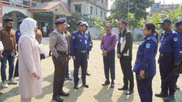 নারায়ণগঞ্জে ভোটকেন্দ্র পরিদর্শনে ডিআইজি রেজাউল করিম মল্লিক