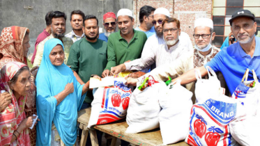 জালকুড়ি প্রবাসী তহবিল গ্রুপের ঈদসামগ্রী বিতরণ