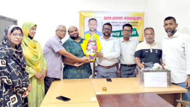 সংবর্ধনা দিয়ে অশ্রুসিক্ত নয়নে না’গঞ্জ জেলা তথ্য কর্মকর্তাকে বিদায়