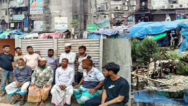 চিটাগাংরোডে চাঁদার দাবিতে ফুটপাত দোকানে হামলা, ভাংচুরের অভিযোগ