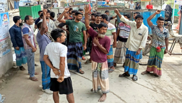 কাশীপুরে ময়লা ফেলার জায়গা না পাওয়ায় পরিচ্ছন্নতাকর্মীদের বিক্ষোভ