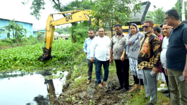 সিদ্ধিরগঞ্জের খাল খনন কাজের অগ্রগতি পরিদর্শনে নাসিক প্রশাসক