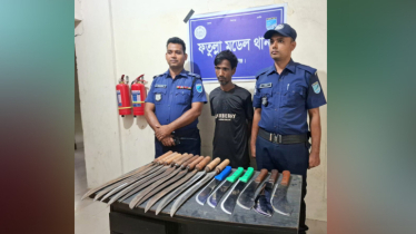 ফতুল্লায় বিপুল পরিমান দেশীয় অস্ত্রসহ ছিনতাইকারী গ্রেপ্তার