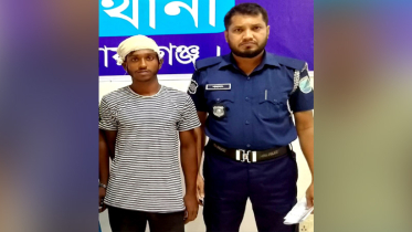 বন্দরে চোর জাহিদকে পুলিশে সোর্পদ করল জনতা