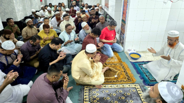 নবীগঞ্জ কদম রসুল দরগাহ শরীফে খতমে মিলাদ মোনাজাতে ডিসি রায়হান কবির