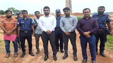বন্দরে পরিবেশ অধিদপ্তরের অভিযানে দুই ইটভাটাকে জরিমানা, বন্ধ ঘোষণা