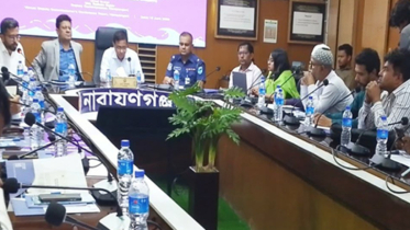 সঠিক তথ্য না জানায় মানুষ অবৈধ পথে বিদেশ যাচ্ছে : ডিসি