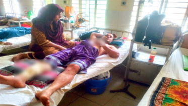 রূপগঞ্জে চাঁদা না দেয়ায় মুক্তিযোদ্ধাসহ ৩ জনকে কুপিয়ে জখম, ভাংচুর
