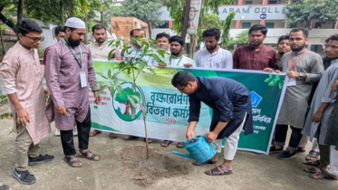 সরকারি তোলারাম কলেজে ছাত্রশিবিরের বৃক্ষরোপণ ও বিতরণ কর্মসূচি