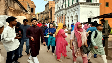 ঈদের ছুটিতে সোনারগাঁয়ের পর্যটনকেন্দ্রগুলোতে উপচেপড়া ভিড়