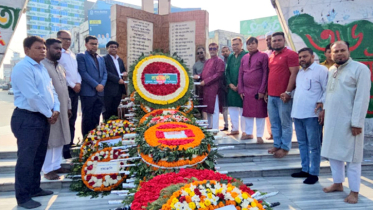 স্বাধীনতা দিবসে সাখাওয়াতের নেতৃত্বে সিটি কর্পোরেশনের শ্রদ্ধা নিবেদন