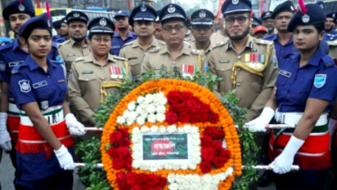 স্বাধীনতা দিবসে শহীদদের প্রতি নারায়ণগঞ্জ জেলা পুলিশের শ্রদ্ধা নিবেদন
