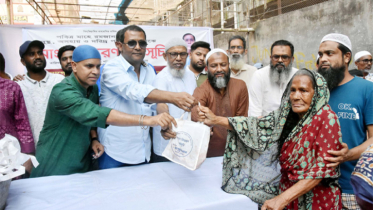মাহে রমজানেও দরিদ্র ও সুবিধাবঞ্চিত মানুষের পাশে মাসুদুজ্জামান