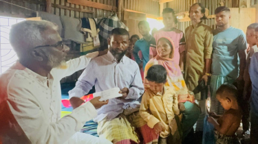 বাক প্রতিবন্ধী শফিকুলের পরিবারের পাশে এমপি মান্নান