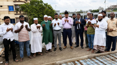 নারায়ণগঞ্জ জেলা কালেক্টরেট মসজিদের ছাদের ঢালাই কাজের উদ্বোধন