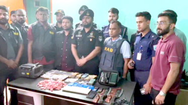 র‌্যাবের ওপর হামলার পর চিরুনি অভিযান : বিপুল টাকা, মাদক ও অস্ত্রসহ আটক ১০