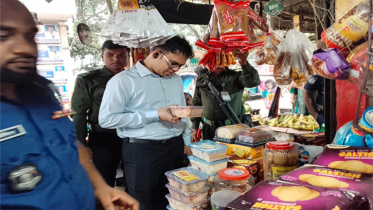 আড়াইহাজারে চার দোকানিকে জরিমানা