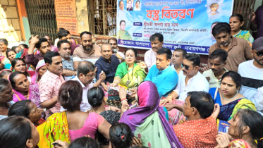 শারদীয় দুর্গাপূজা উপলক্ষে নারায়ণগঞ্জ জেলা পূজা উদযাপন ফ্রন্টের বস্তু বিতরণ