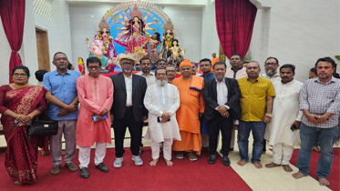 শহরের বিভিন্ন পূজামণ্ডপ পরিদর্শনে সাখাওয়াত-টিপু, শুভেচ্ছা বিনিময়
