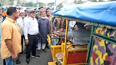সাখাওয়াতের নেতৃত্বে দ্বিতীয় দিনেও অবৈধ অটো-মিশুকের বিরুদ্ধে অভিযান