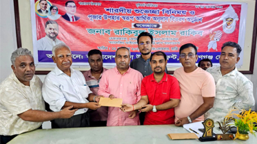 শারদীয় দুর্গাপূজায় মোস্তাফিজুর রহমান ফাউন্ডেশনের আর্থিক সহায়তা প্রদান