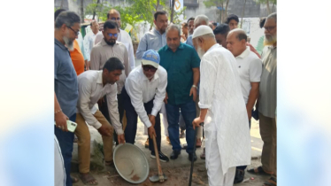 খানপুর কাজীপাড়া সড়ক ও ড্রেনের কাজ উদ্বোধন করলেন সাখাওয়াত