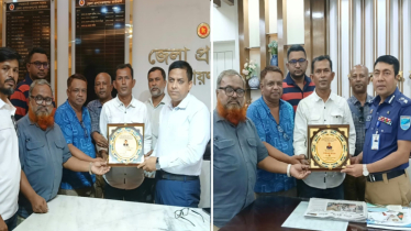 না’গঞ্জ ডিসি ও এসপিকে জার্নালিস্ট ইউনিটির সম্মাননা স্মারক প্রদান