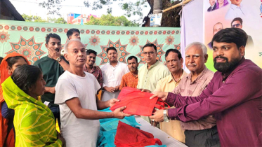 যুবদল নেতা শাকিলের উদ্যোগে দুর্গাপূজা উপলক্ষে উপহার বিতরণ