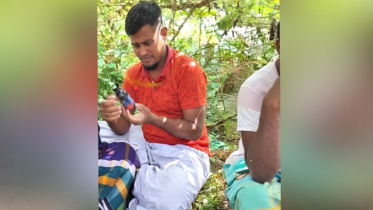 সোনারগাঁয়ে যুবদল নেতার মাদক সেবনের ছবি ভাইরাল