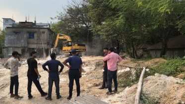 সোনারগাঁয়ে অবৈধ ৬টি কারখানা গুঁড়িয়ে দিল তিতাস