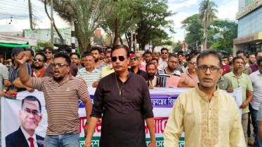 আ’লীগের নৈরাজ্যের প্রতিবাদে সিদ্ধিরগঞ্জ থানা স্বেচ্ছাসেবক দলের মিছিল