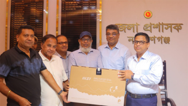 নাগরিক শক্তিকে কম্পিউটার উপহার দিল জেলা প্রশাসন
